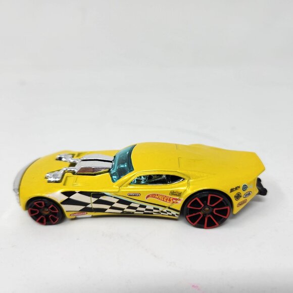 Hot Wheels 2005 Nitro Doorslammer Diecast Car Yellow W/ Checkered Graphics & Red - Picture 5 of 7